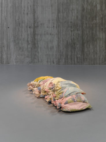 2013, Gusstechnik mixed media, ca. 130x50x50 cm. Foto Dejan Saric